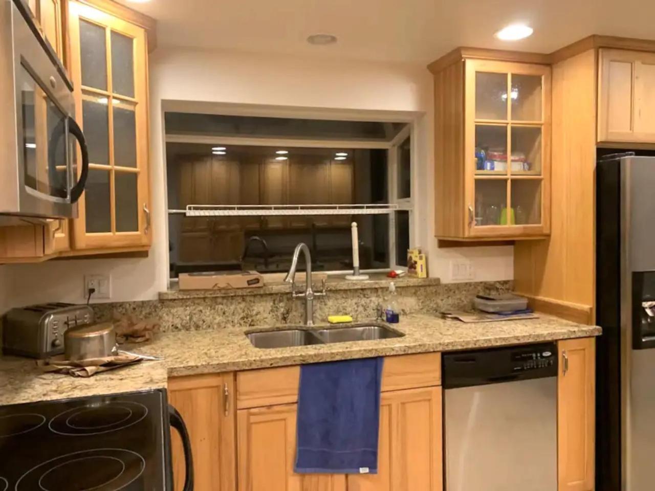 Burke House Collection - Main House Apartment Сиатъл Екстериор снимка