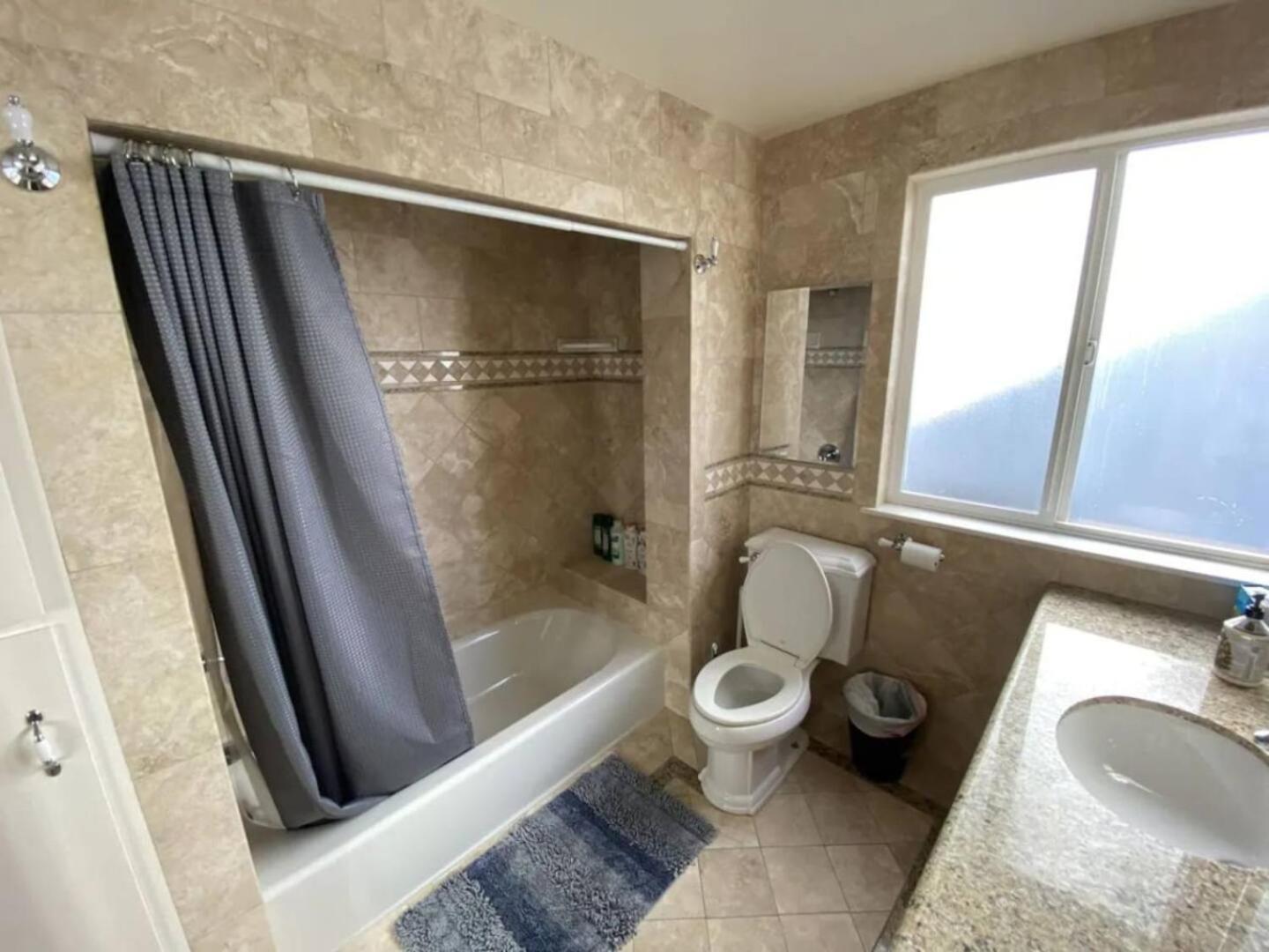 Burke House Collection - Main House Apartment Сиатъл Екстериор снимка